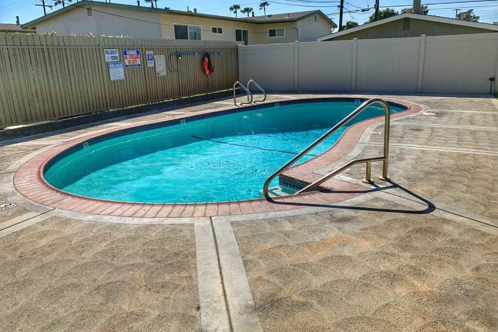 City Center Villa - Pool, Patio & Close To Beach! Huntington Beach Kültér fotó